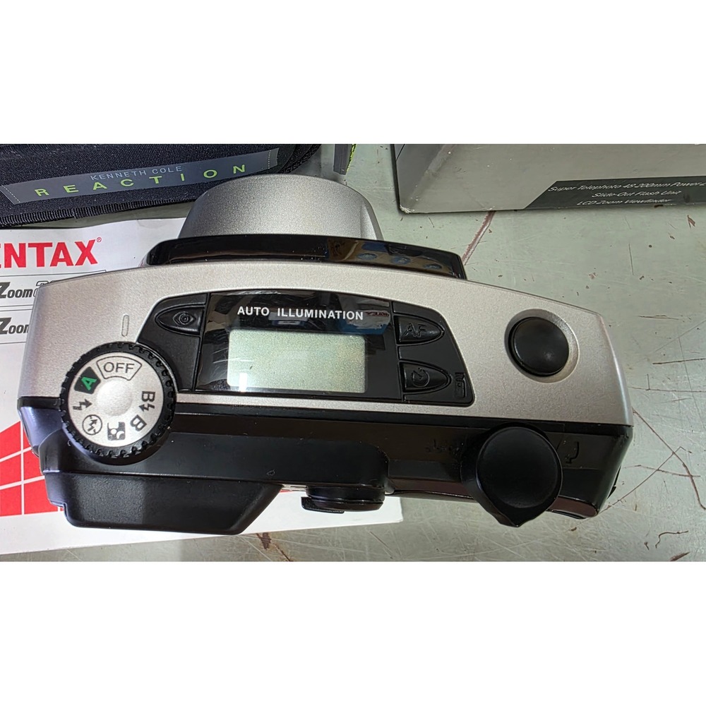 Pentax IQZoom 200 35mm Film Camera with Travel Case, Manual and Kodak Film - Picture 5 of 9